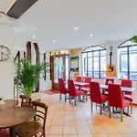 Le Village Montmartre