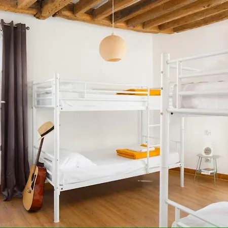 Le Village Montmartre Hostel Paris