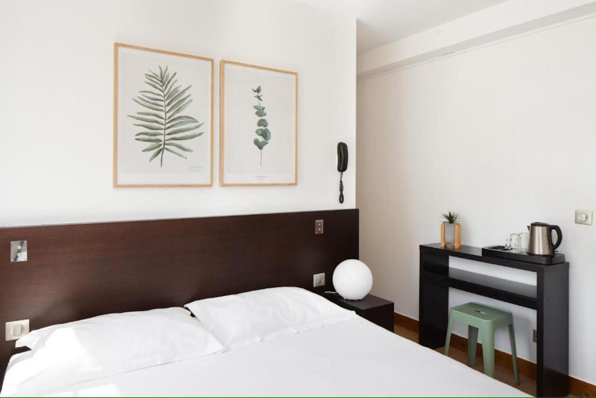 Le Village Montmartre *