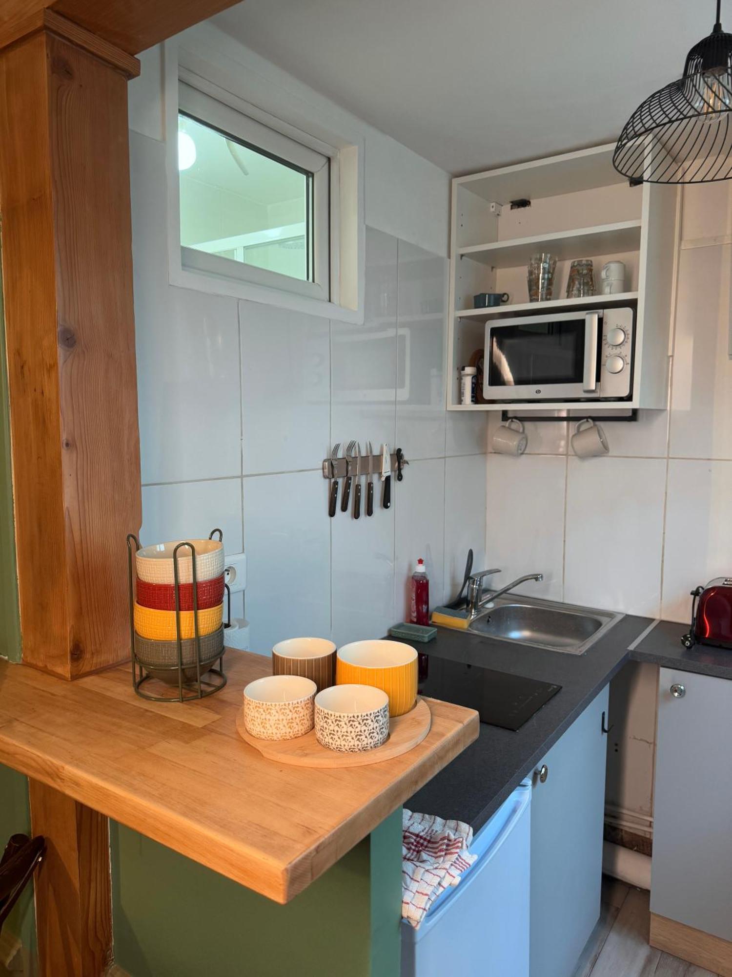 Le Village Montmartre *