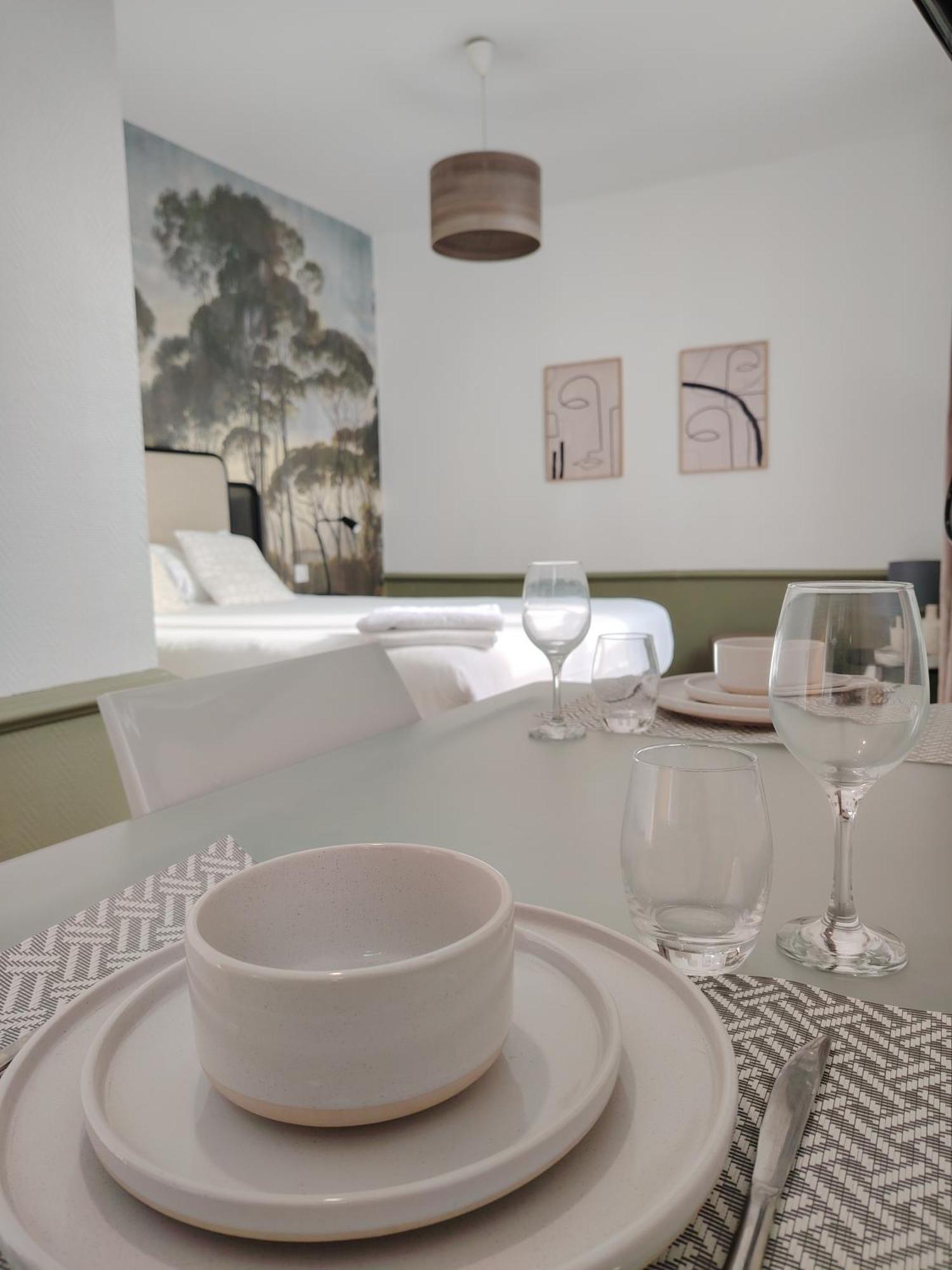 Ostello Le Village Montmartre Parigi