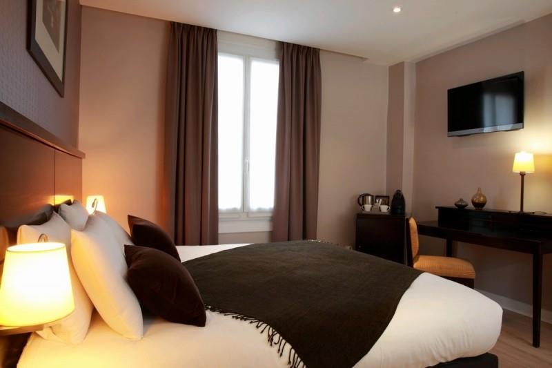 Le Village Montmartre * Parigi