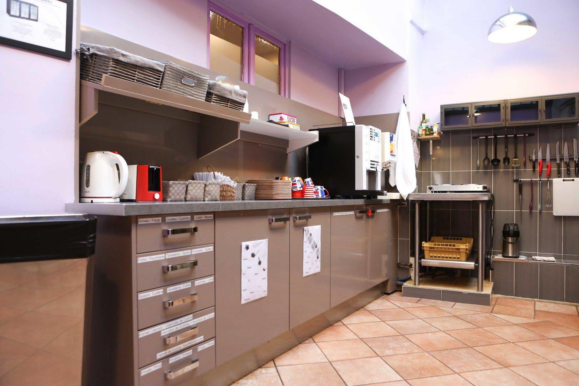 Ostello Le Village Montmartre Parigi