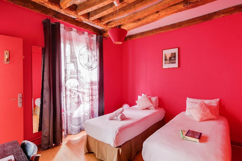 Hostel Le Village Montmartre Paris