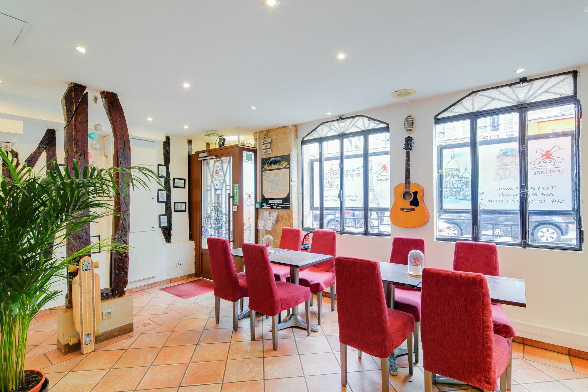 Le Village Montmartre Parigi