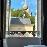 Le Village Montmartre