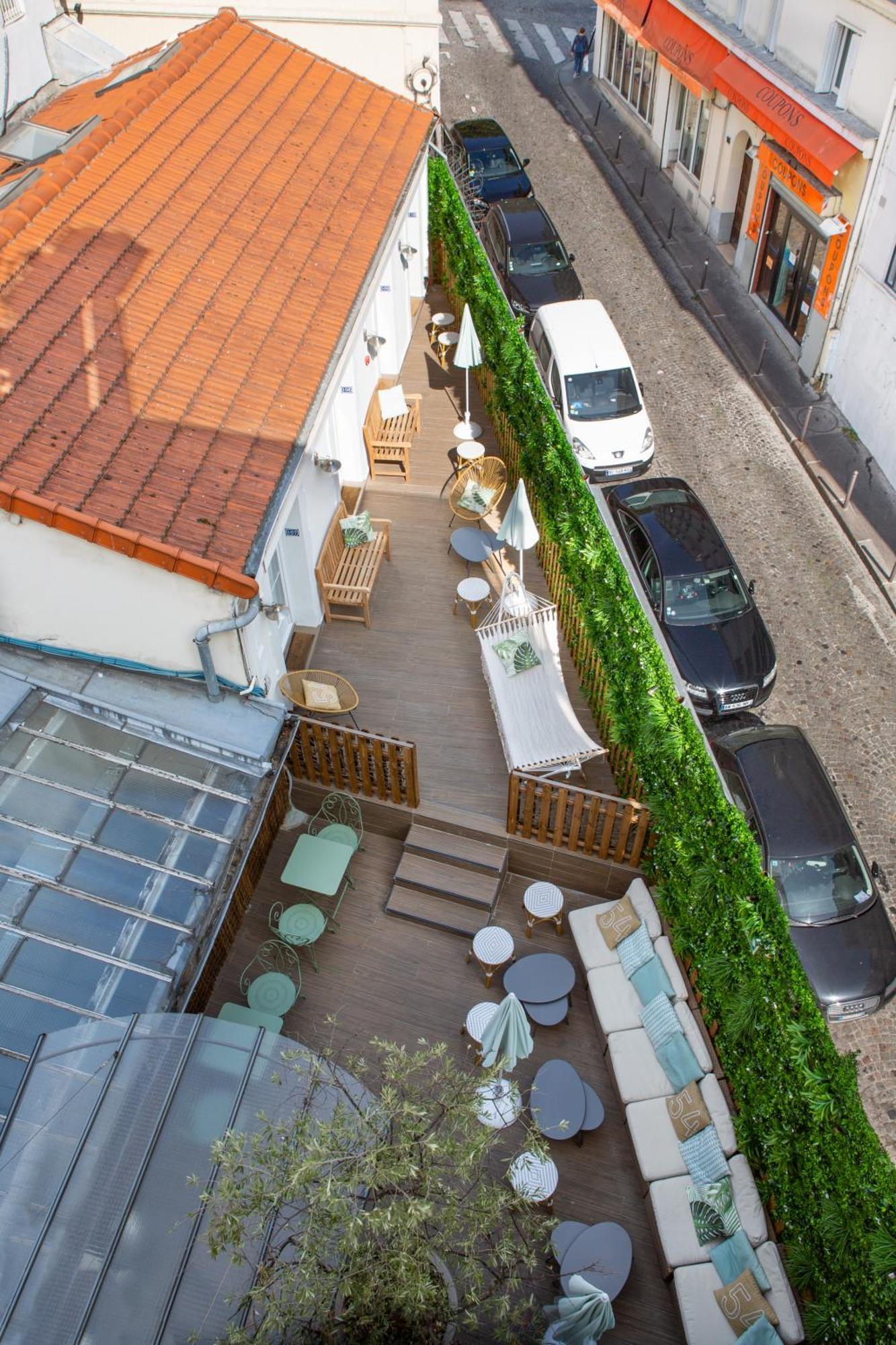 Le Village Montmartre *