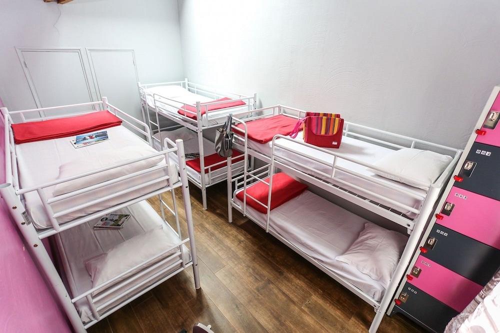 Le Village Montmartre