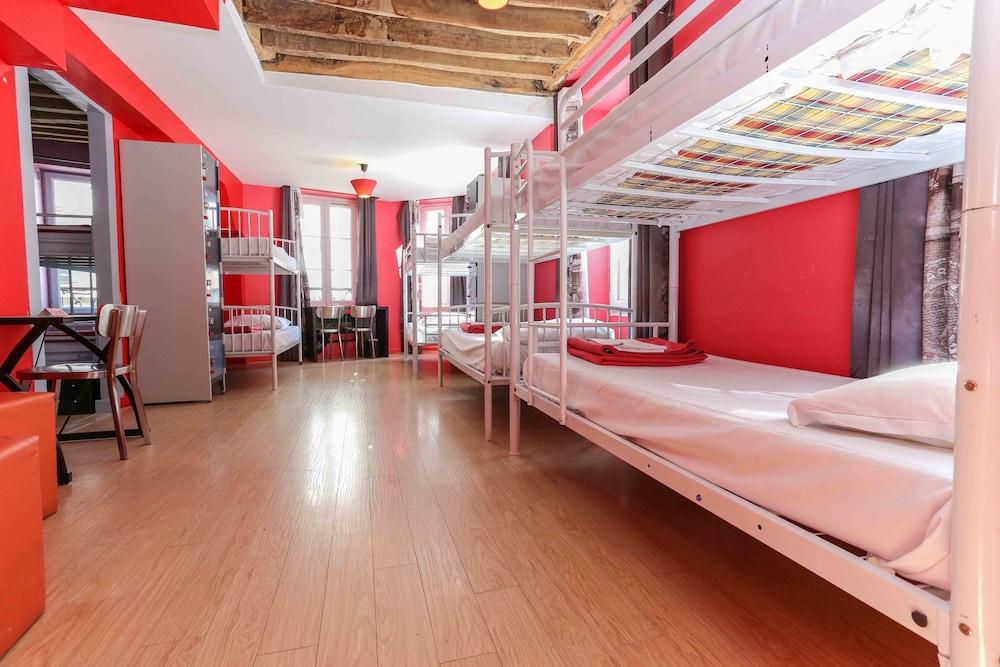 Ostello Le Village Montmartre *