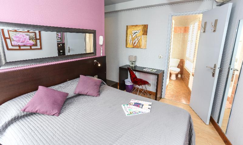 Le Village Montmartre * Parigi